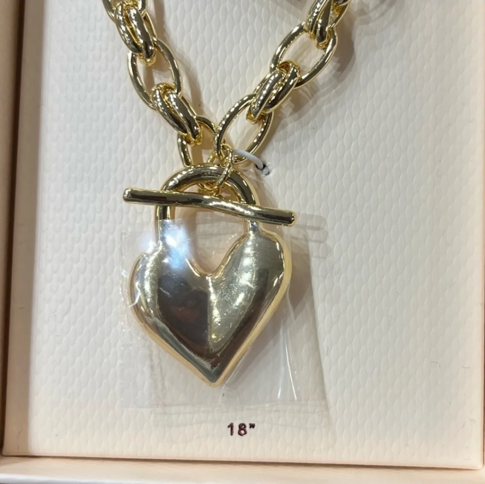 💛 Camila Coelho▪️beautiful Golden Tone Chain Heart Pendant Necklace